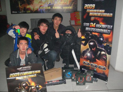 理查德·刘易斯指责ESL压制竞争对手